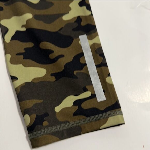 ZYIA Light Green Camo Reflective Soft N Snug Legging Mid Rise 7/8 24” Small - Picture 13 of 16